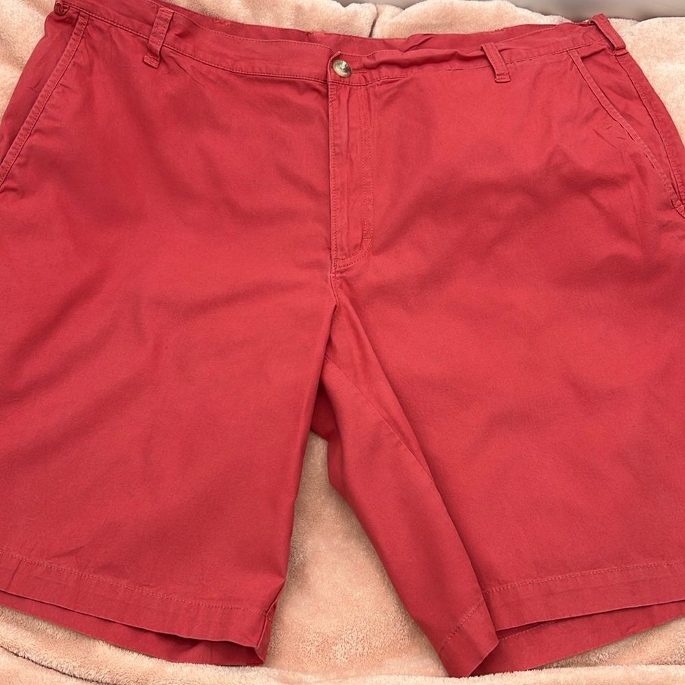 Columbia PFG flat front salmon colored shorts size 40